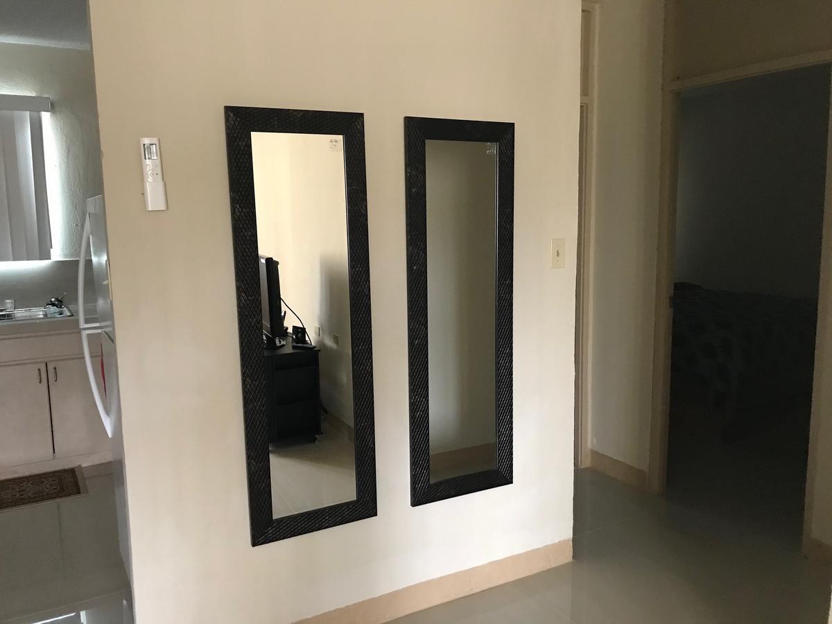 1 Bedroom / 1 Bath . Private Apt. Free Wifi, Interent & Parking Sinajana Kültér fotó