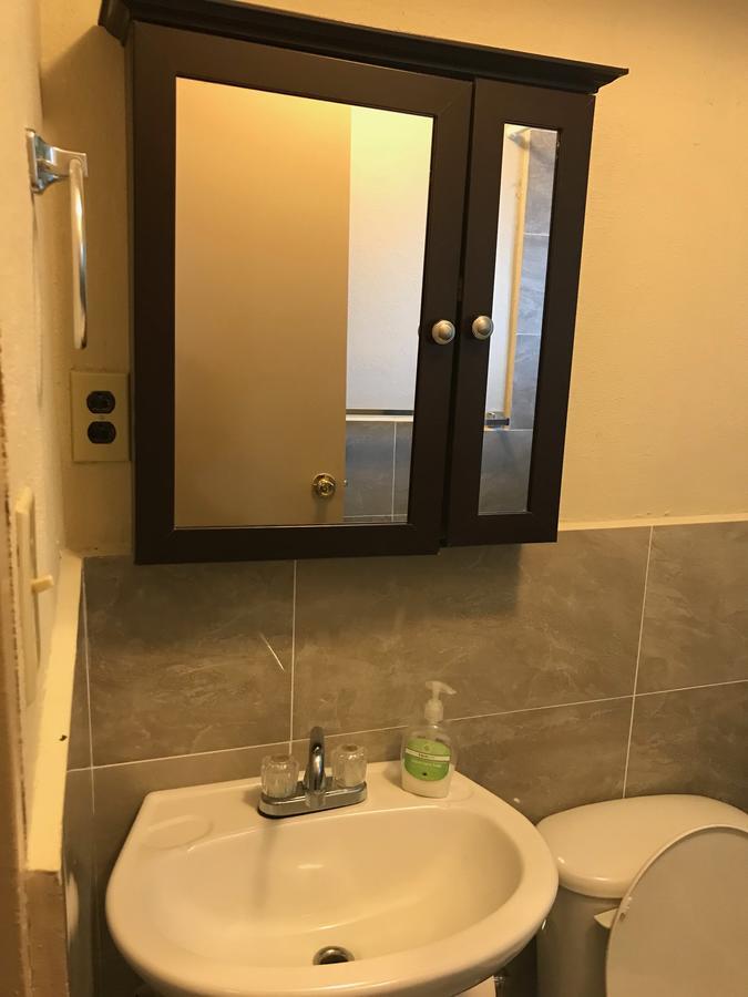 1 Bedroom / 1 Bath . Private Apt. Free Wifi, Interent & Parking Sinajana Kültér fotó