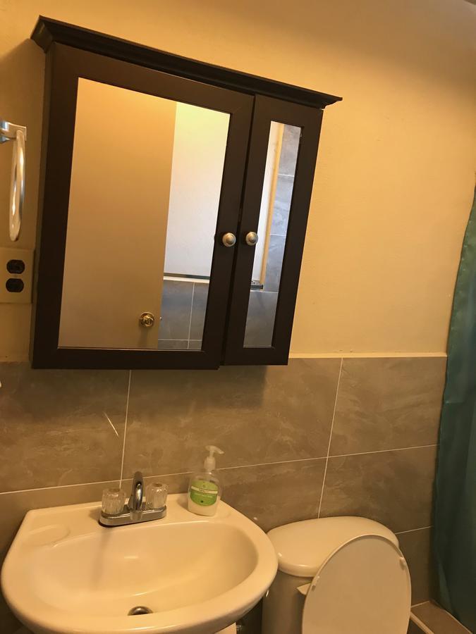1 Bedroom / 1 Bath . Private Apt. Free Wifi, Interent & Parking Sinajana Kültér fotó