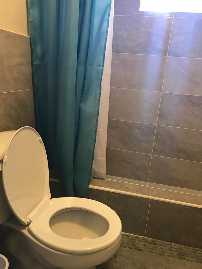 1 Bedroom / 1 Bath . Private Apt. Free Wifi, Interent & Parking Sinajana Kültér fotó